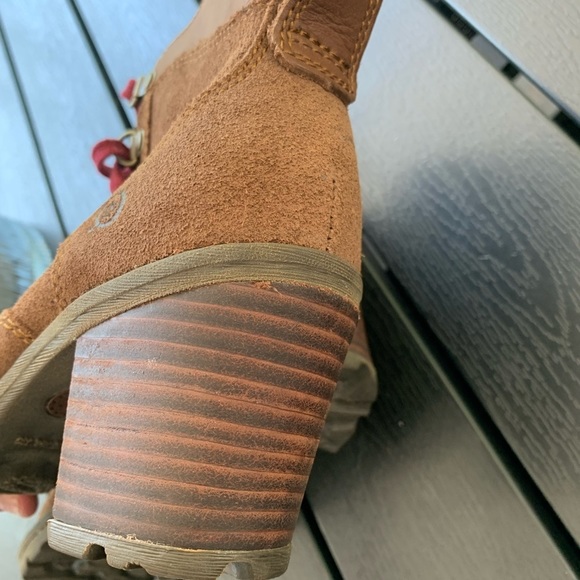 BORN leather handcrafted woman’s boots. Anti slip. Size 7. Full leather. - Picture 12 of 13